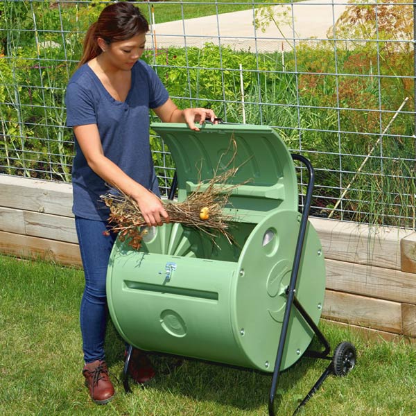 Mantis Back Porch ComposTumbler is excellent for rapid compost without pests like rats.